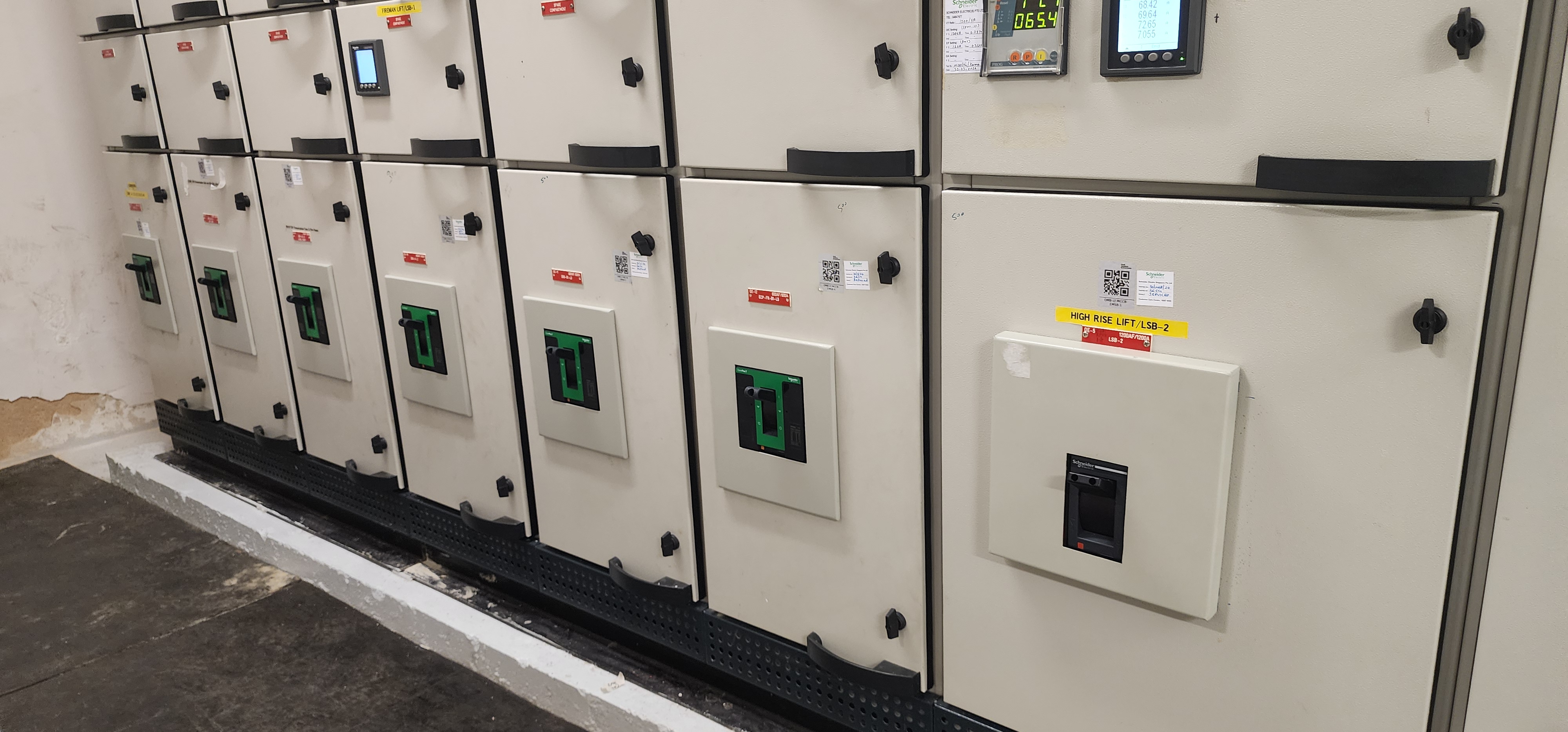 Install & Retrofit of All Types of ACB and MCCB - Image 18