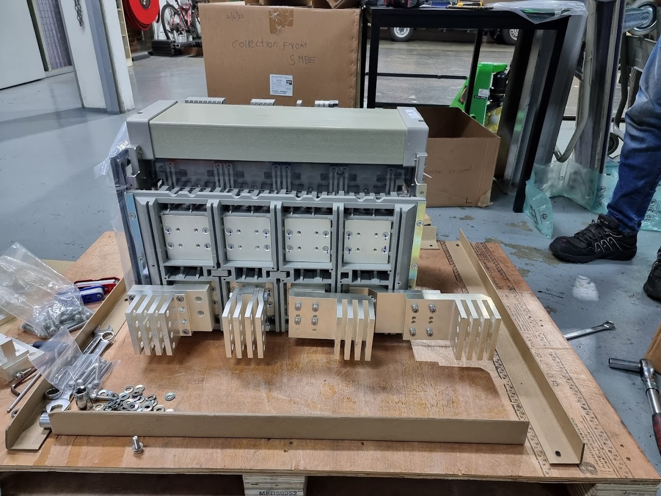 Install & Retrofit of all type of ACB, MCCB - Image 27