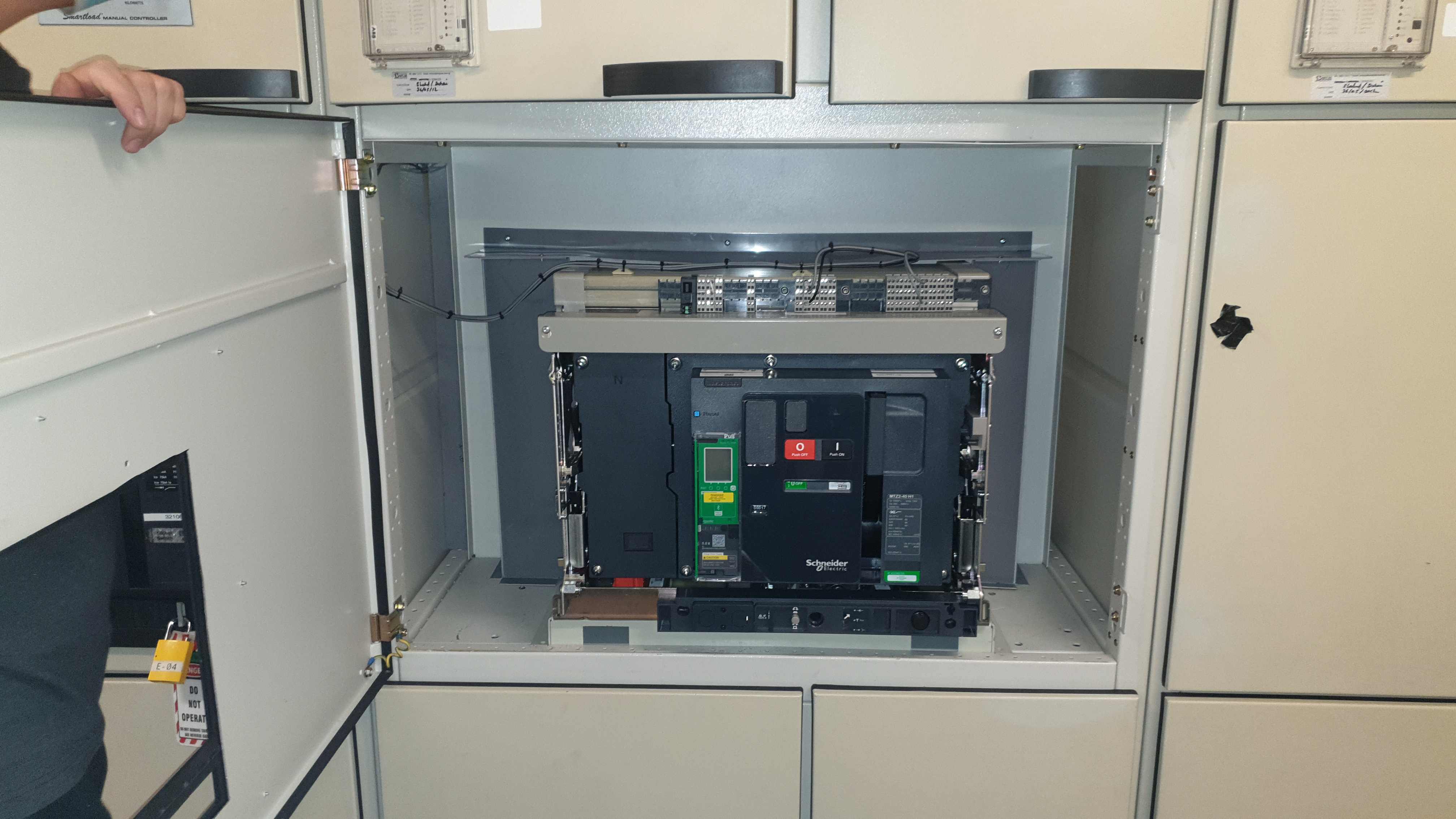 Install & Retrofit of all type of ACB, MCCB - Image 4